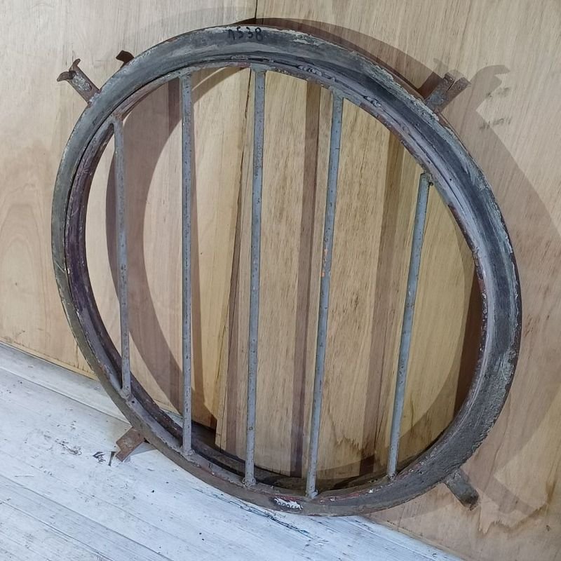 Lote siguiente: Ventanas redondas en hierro para decoración