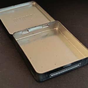 Cenicero British Airways de Cerámica y Caja Metálica Marlboro - imagen 3