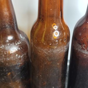 3 Botellas Antiguas de Cerveza Nacionales - imagen 2