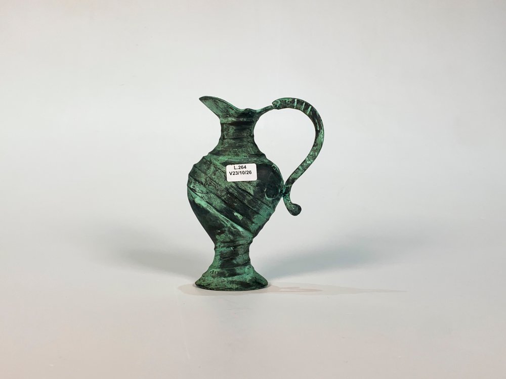 Jarra de Metal Antigua con Pátina Verde - Adorno Decorativo