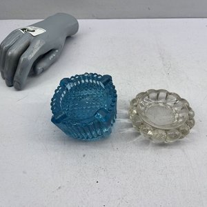 Dos antiguos apoya piano de vidrio prensado, uno azul y otro transparente - imagen 3
