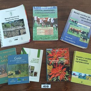 Lote siguiente: Lote de 8 Libros y Manuales Técnico-Agropecuarios
