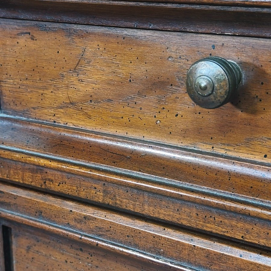 Muebles de Madera con Puertas de Vidrio y Estructura de Madera - imagen 22