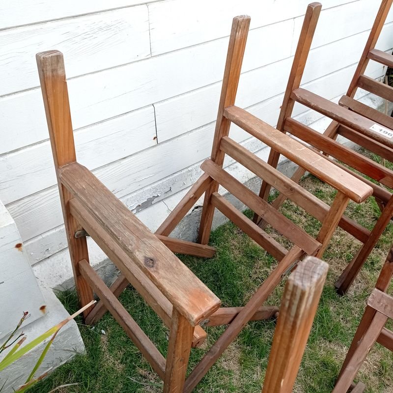 Sillas plegables de exterior en mal estado - imagen 4