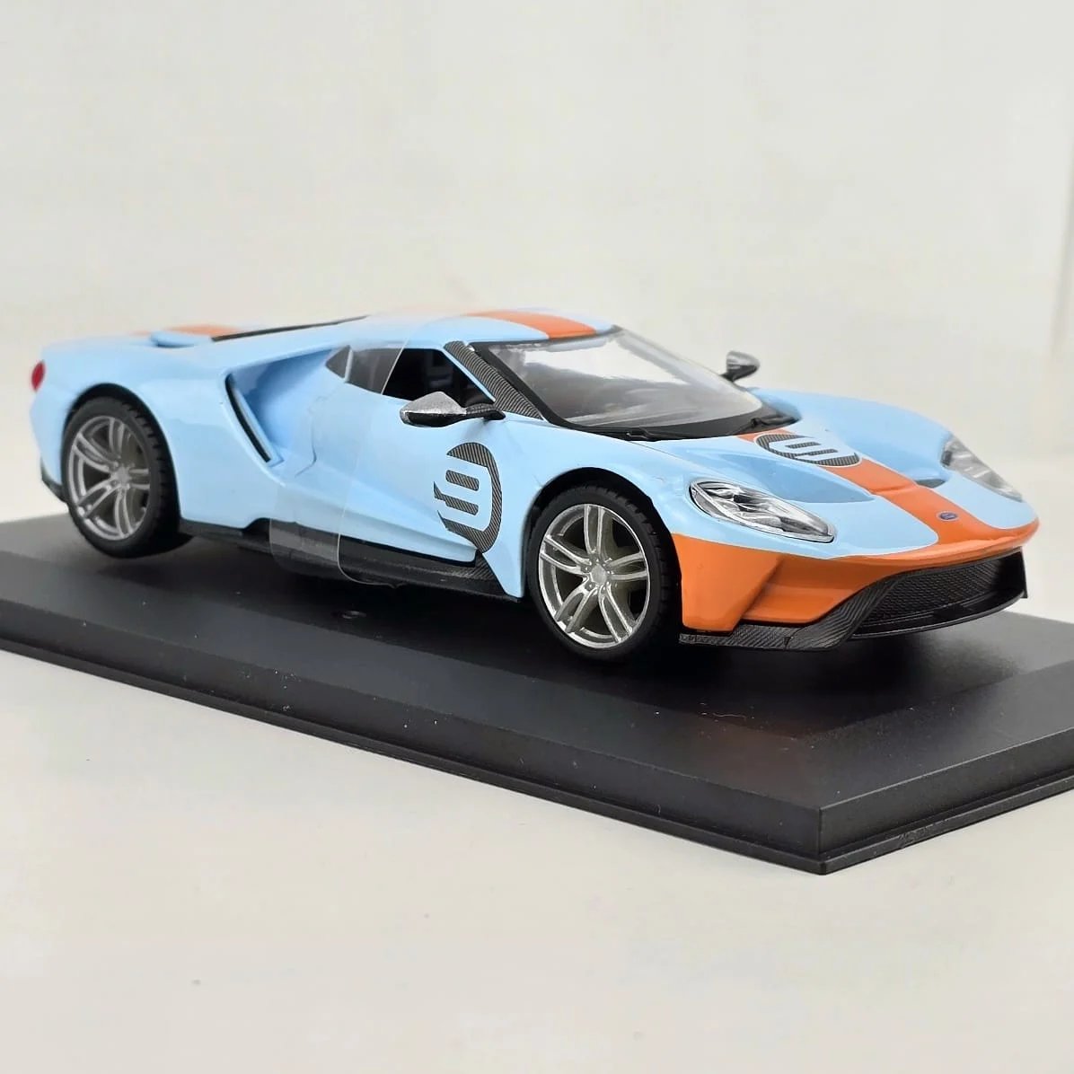 Ford GT 2019 en escala 1:32, modelo de coche a escala - imagen 3