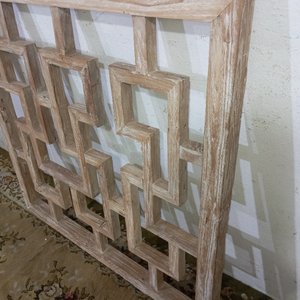 Respaldo de Cama de Madera con Diseño Geométrico Calado - imagen 3