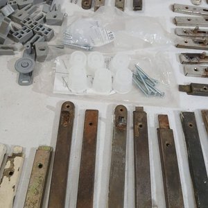 Lote de Accesorios para Placares: Ruedas, Pasadores y Separadores - imagen 4