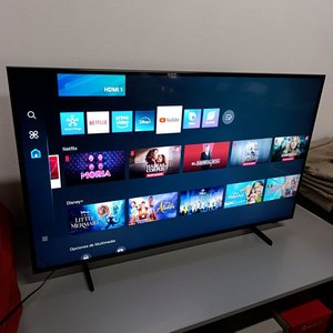 Smart TV Samsung 43" 4K Ultra HD Modelo UN43DU7000 - imagen 2