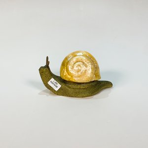 Lote siguiente: Caracol Decorativo en Bronce y Pasta