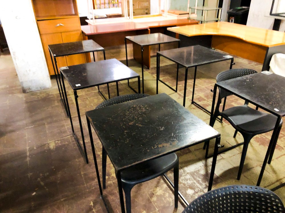 Conjunto de Mesas y Sillas Negras para Comedor o Oficina
