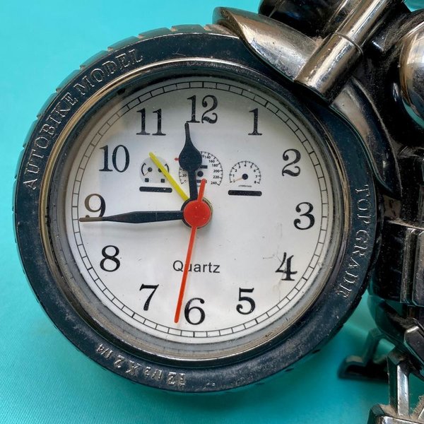 Reloj forma de moto vintage en excelente condición - imagen 5