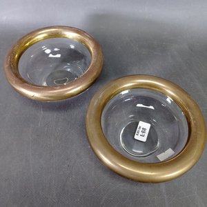 Par de Ceniceros de Cristal con Borde de Bronce - imagen 3