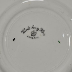 Juego de Loza Inglesa Woods Ivory Ware: Plato de Masas con 6 Platitos Florales - imagen 8