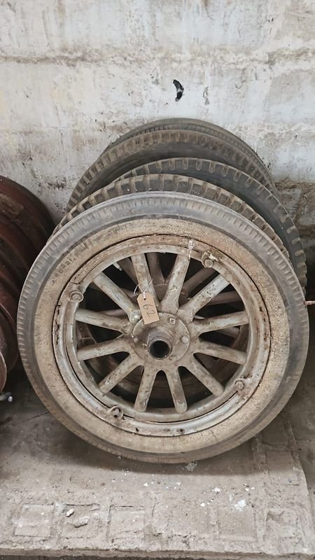 Juego de 5 Ruedas Completas para Ford T (1926-1927)