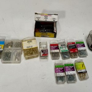 Lote anterior: Lote de Clavos, Pitones y Organizadores de Ferretería
