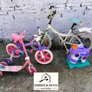 Lote siguiente: Bicicleta Infantil, Monopatín y Juguete
