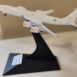 Maqueta Avión Boeing E6B US Navy Escala 1/400 Dragón con Base - imagen 1