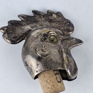 Tapón de Botella con Forma de Cabeza de Gallo Plateado - imagen 3