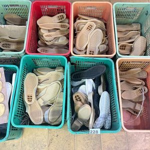 Lote de Suelas para Calzado en Cajones Plásticos - imagen 5