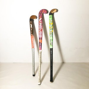 Lote anterior: Tres Palos de Hockey de Distintas Marcas y Colores
