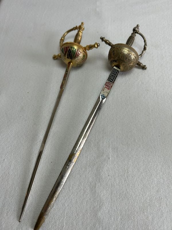 Dos Abrecartas Estilo Espada Española Antigua, 22cm