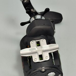 Reel Rotativo de Pesca Penn 525 MAG con Freno Magnético y 6 Rulemanes - imagen 7