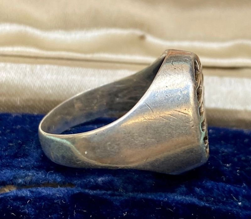 Item 837836 - Image 3