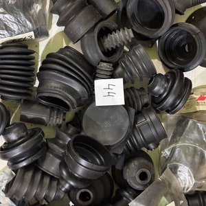Lote de Fuelles de Goma para Repuesto Automotor - imagen 11