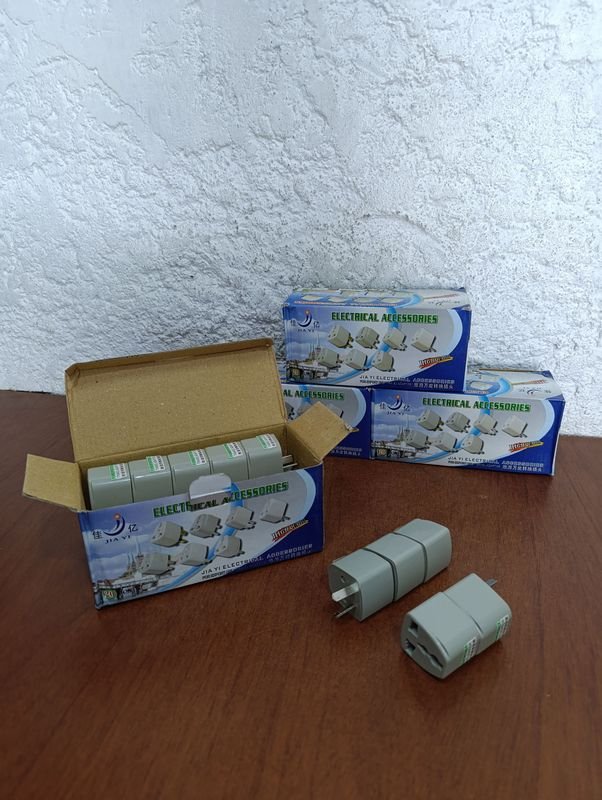 Lote siguiente: Conjunto de adaptadores para conectar dispositivos