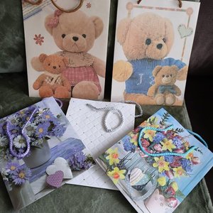 Lote de 5 Bolsas de Regalo Decoradas con Flores y Ositos - imagen 2