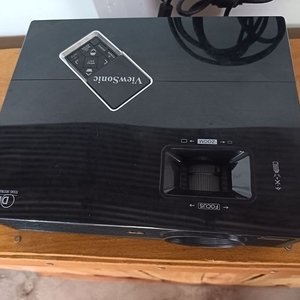 Proyector ViewSonic C6 DLP con Control Remoto - imagen 2
