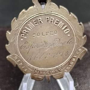 Medalla "Primer Premio" Solfeo "Santa Cecilia" Montevideo Abril 2-1914 - imagen 4