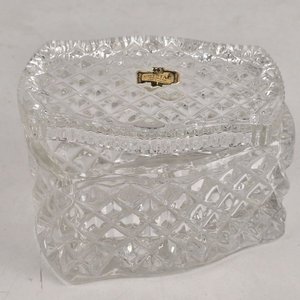 Set de 3 piezas de cristal: bombonera, cenicero y decantador - imagen 3