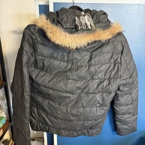 3 Camperas de Abrigo Negras con Detalle de Corderito en Capucha - imagen 2