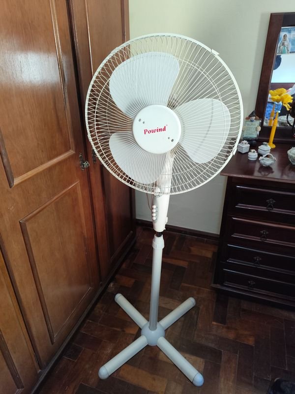 Ventilador de Pie Powind Blanco Usado