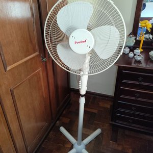 Lote siguiente: Ventilador de Pie Powind Blanco Usado