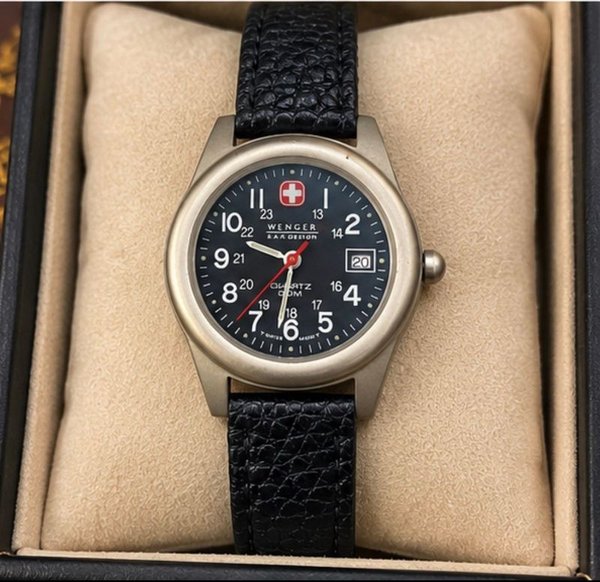 Reloj Wenger S.A.K. Design Swiss Made Esfera Negra con Calendario - imagen 1