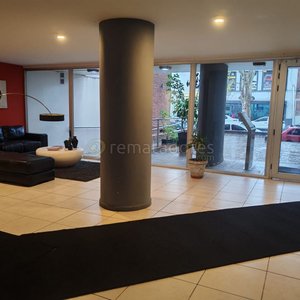 Lote anterior: Sofá Negro y Puff Cuero Estilo Moderno