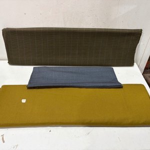 Lote anterior: Tres Cortes de Tela: Diseño Cuadros y Liso