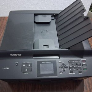 Impresora multifunción de tinta de la marca Brother, específicamente el modelo MFC-J430W. - imagen 3