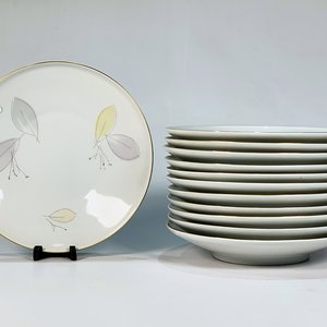 Doce Platos Hondos de Porcelana Bavaria Selb Heinrich, Blancos con Hojas - imagen 2