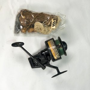Lote anterior: Dos Reels Escualo con Aparejos Completos para Pesca