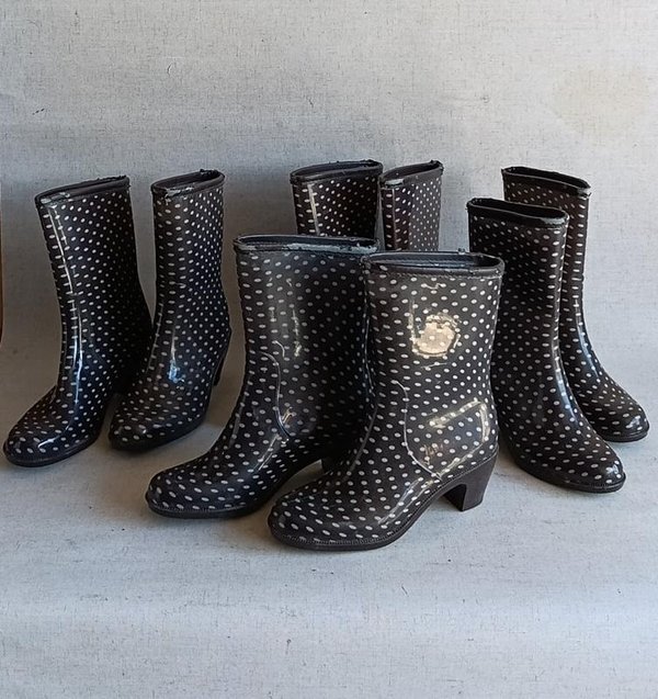 Lote de 5 Pares de Botas de Lluvia para Dama con Diseño de Lunares - imagen 1