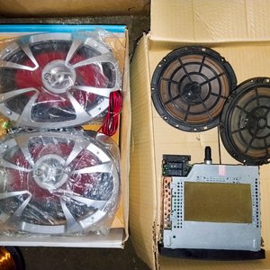 Radio de Auto con 4 Parlantes y Cable - imagen 1