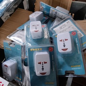Lote siguiente: Adaptadores Universales de Viaje Nuevos