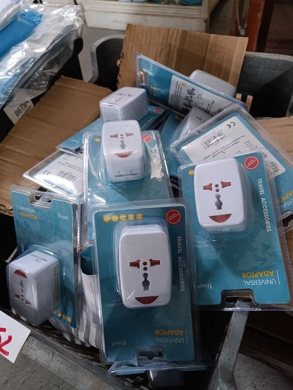 Adaptadores Universales de Viaje Nuevos