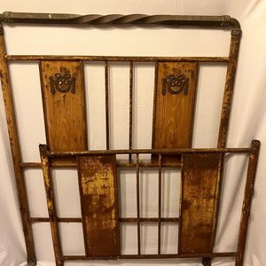 Juego Cabecera y Piecera de Cama Antigua con Detalles en Bronce - imagen 2