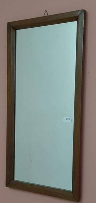 Espejo Rectangular con Marco de Madera Oscura