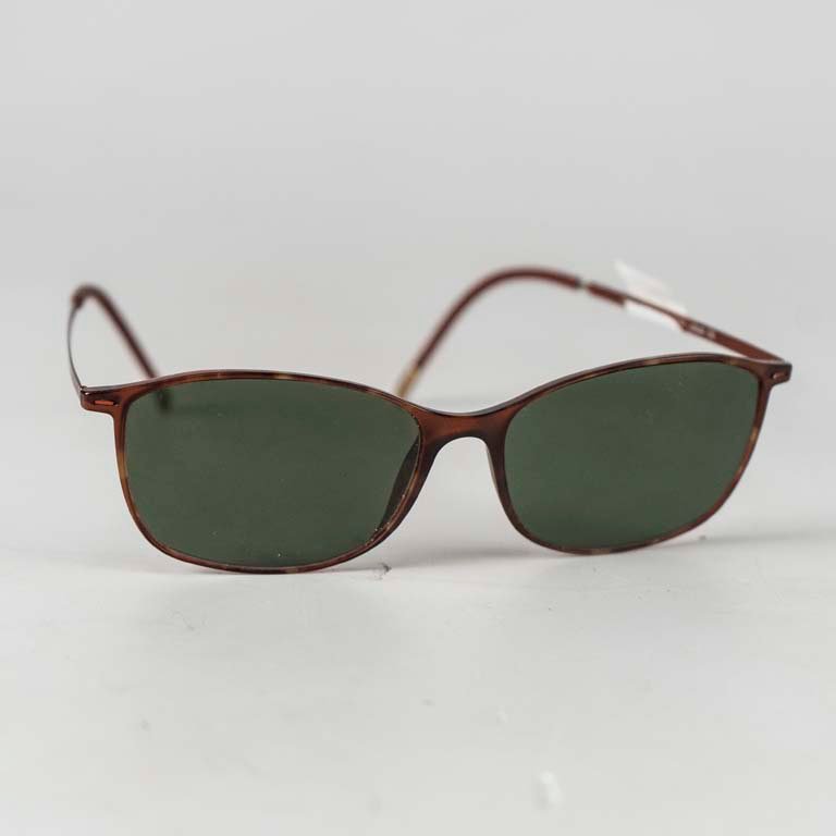 Lote siguiente: Lentes de sol con marco