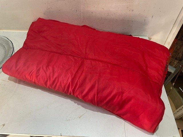 Lote siguiente: Sobre de dormir en algodón rojo